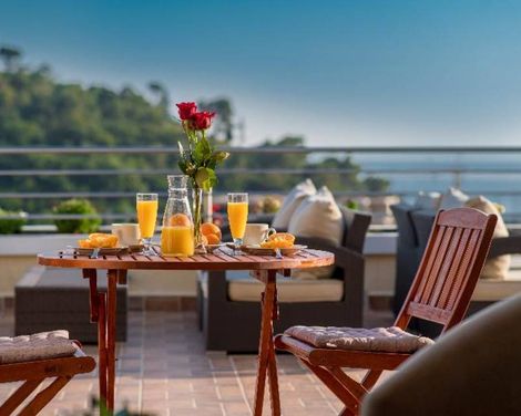 WGrand Hotel