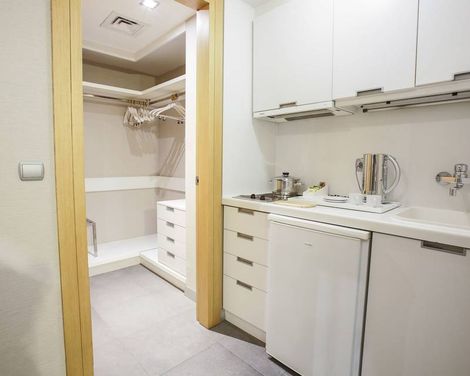 Housez Suites & Apartments-3