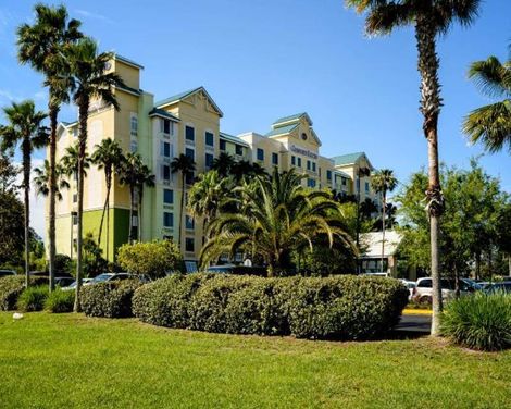 Comfort Suites Maingate East