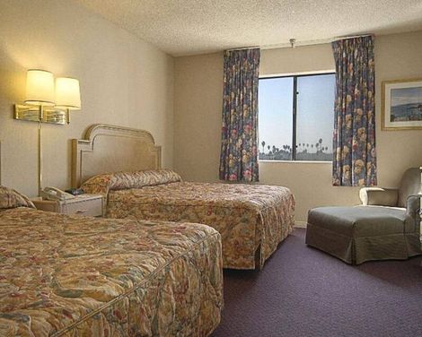 Ramada by Wyndham Los Angeles/Koreatown West