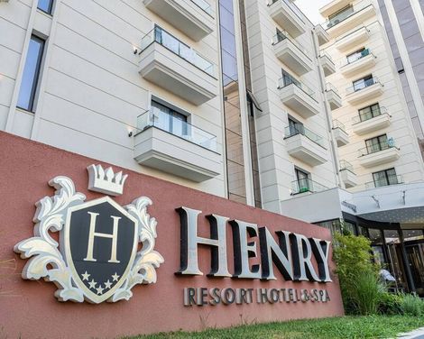 Henry Resort & Spa