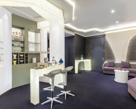 V Hotel Dubai Curio Collection by Hilton-3