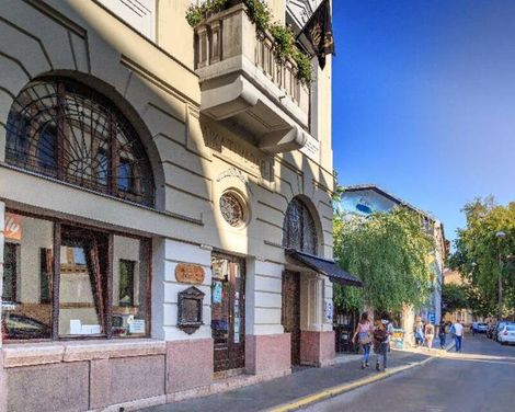Hotel Mika Downtown