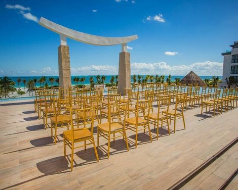 Majestic Elegance Costa Mujeres