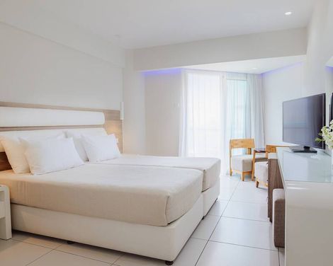 Tasia Maris Sands Hotel
