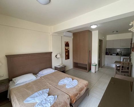Maria Lambis Apartments