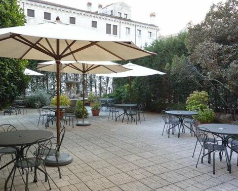 Hotel Belle Arti Venice-3