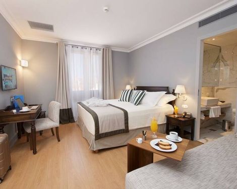 Aenos Hotel