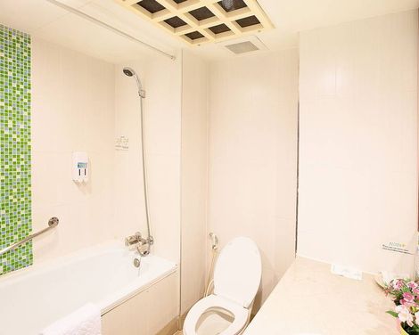 Oakwood Hotel & Residence Bangkok-3