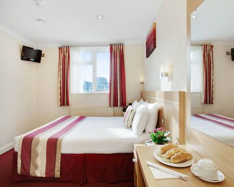 The Queen's Park Hotel-0