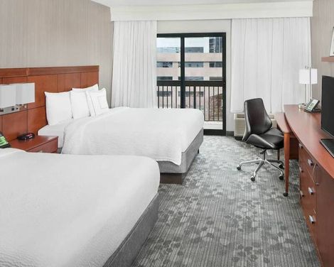 Courtyard Jersey City Newport