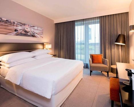 Sheraton Düsseldorf Airport Hotel-1