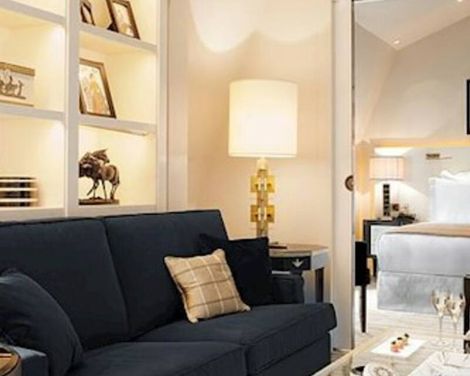 Hotel Montaigne Paris