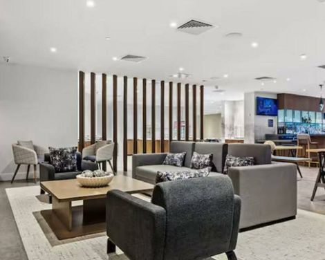 DoubleTree by Hilton New York JFK Airport