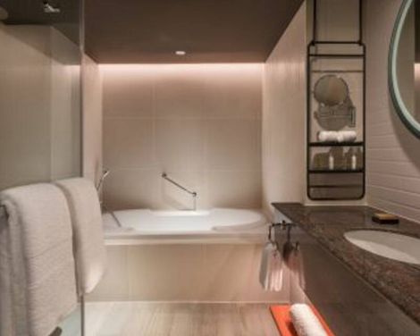 Double Tree by Hilton Bangkok Ploenchit-3