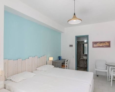 Iris Hotel-2