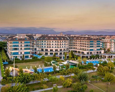 Commodore Elite Suites & Spa