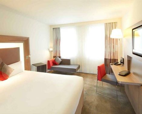 Novotel London Brentford-0