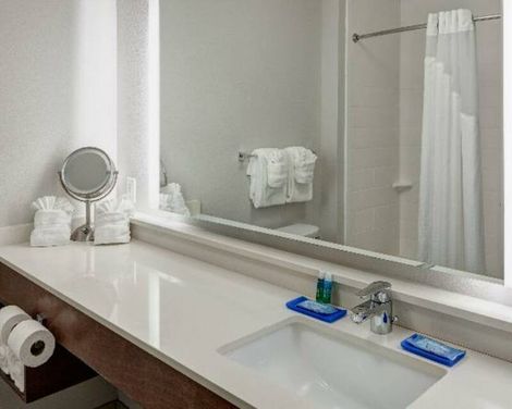 Holiday Inn Express & Suites Orlando At Seaworld-0