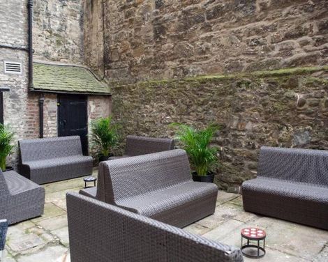Edinburgh Castle Apartments And Suites