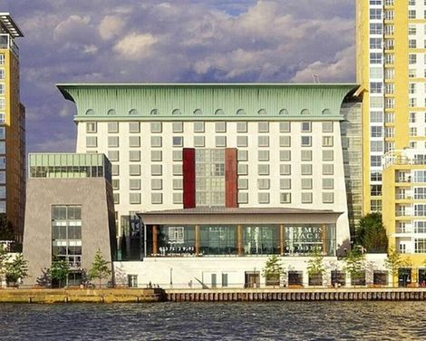 Canary Riverside Plaza Hotel