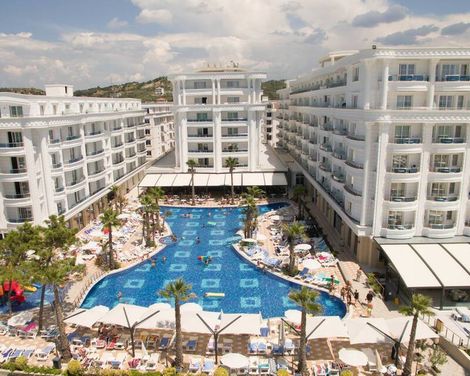 Grand Blue Fafa Resort