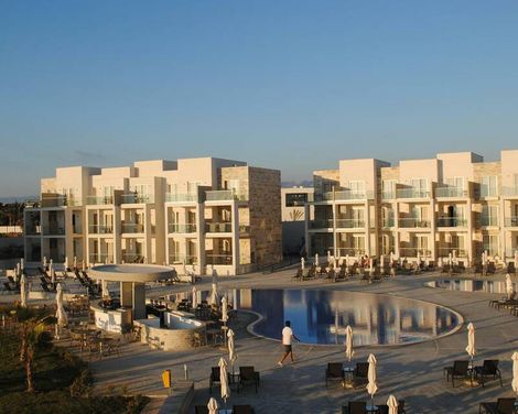 Amphora Hotel & Suites