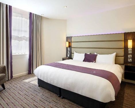 Premier Inn Edinburgh City Centre Waverley