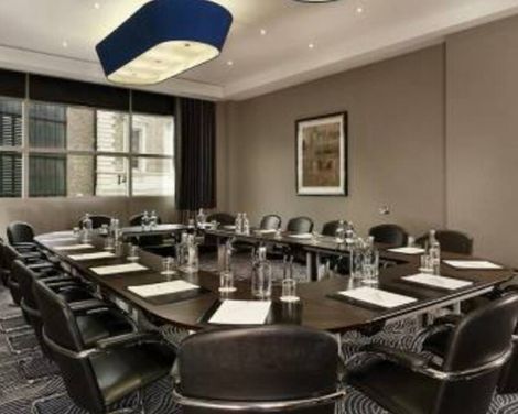 DoubleTree by Hilton Hotel London - Victoria-0