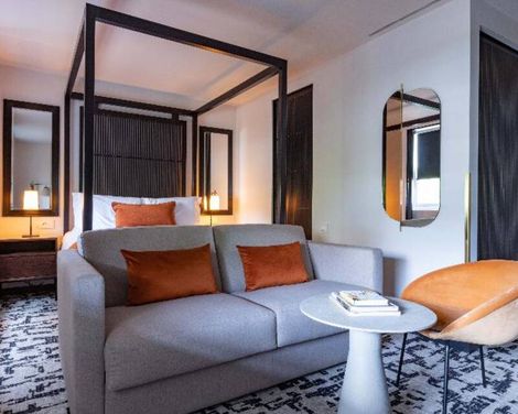 La Suite West
