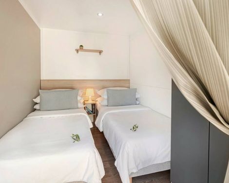 Waterman Beach Village camp & glamping-0