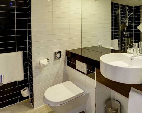 Holiday Inn Express London - Excel-0