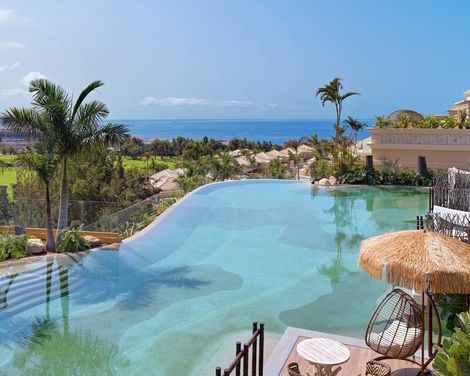 Royal River Luxury Hotel