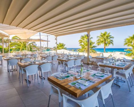 Vrissaki Beach Hotel