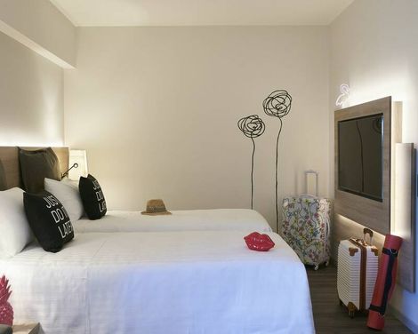 Moxy Patra Marina