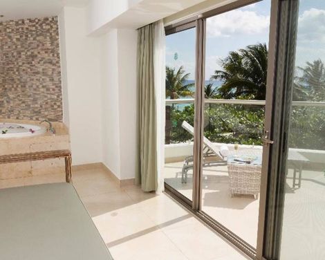 Sandos Caracol Nature Resort & Water Park