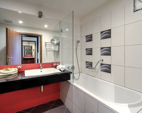 Hotel Silenzio-2