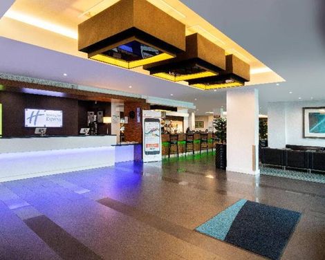Holiday Inn Express London Heathrow T5