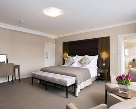 Dolphin House Serviced Apartments-2