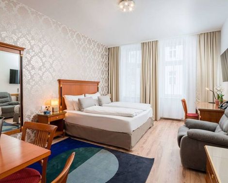 Best Western Plus Celebrity Suites