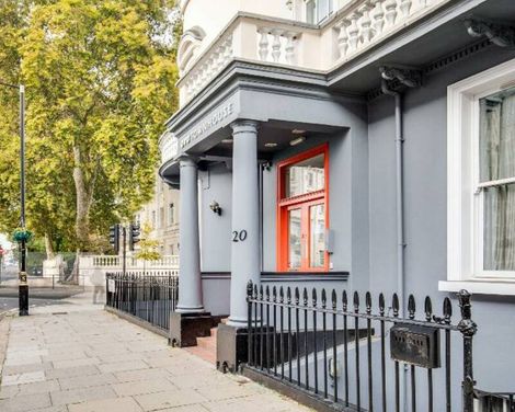 OYO Townhouse New England Victoria-3