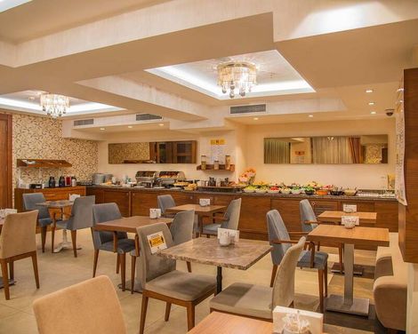 Le Mirage Hotel