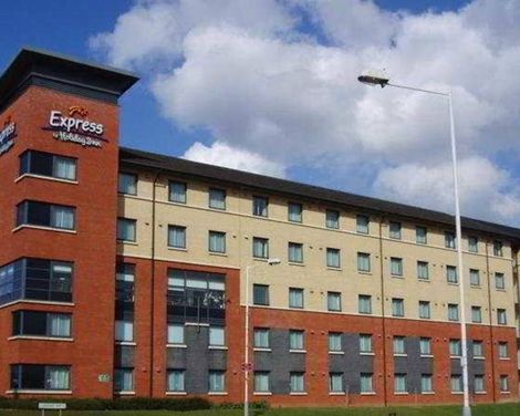 Holiday Inn Express London - Luton Airport-0