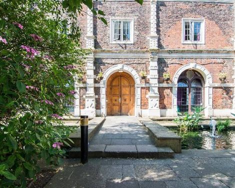 Safestay London Kensington Holland Park