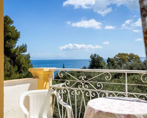 Alexandros Studios And Apartments