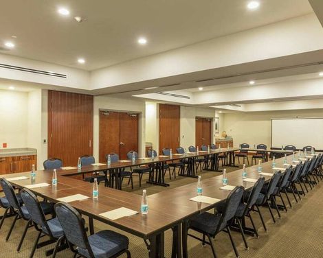 Hampton Inn & Suites by Hilton Los Cabos