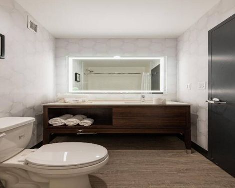 Holiday Inn Newark International Airport