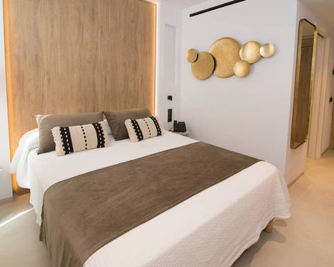 M. Hotel