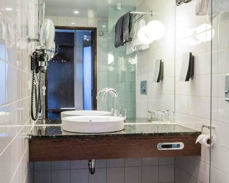 Clarion Hotel Post-1