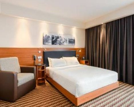 Hampton by Hilton Warsaw Airport-0